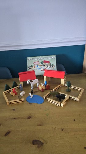 Vintage old mcdonalds - old, wooden