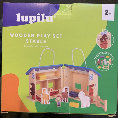 Wooden play set stable - set,